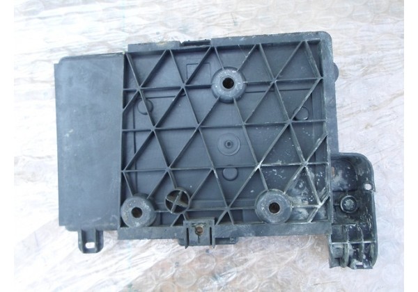 кронштейн кріплення АКБ Renault Scenic II,Megane II,1.5dci, 8200166032
